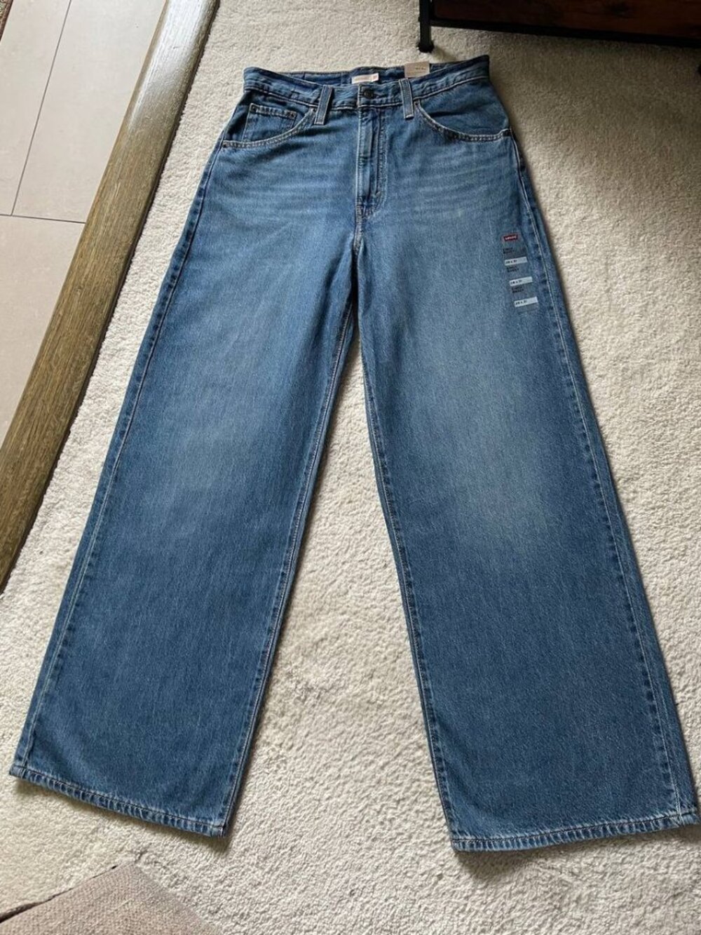 NWT Levi's Cinch Baggy High Rise Women's Jeans Size 28/31 - Picture 2 of 12